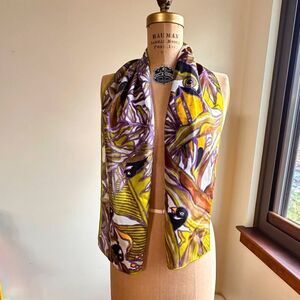 Vtg 80s Anne Klein for Vera Neumann Silk Tropical Birds Rectangular neck Scarf